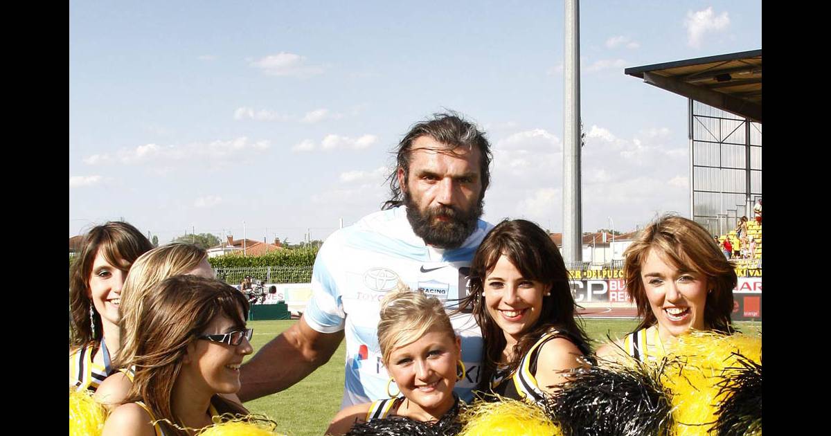 Sébastien Chabal : Pour son retour en France, il morfle ...