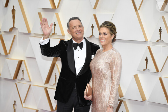 Tom Hanks et sa femme Rita Wilson lors du photocall des arrivées de la 92ème cérémonie des Oscars 2020 au Hollywood and Highland à Los Angeles, Californie, Etats-Unis, le 9 février 2020.