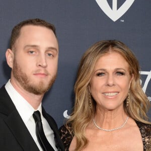 Rita Wilson et son fils Chet Hanks - Photocall de la soirée "InStyle and Warner Bros" dans le cadre de la 77ème cérémonie annuelle des Golden Globe Awards au Beverly Hilton Hotel à Los Angeles, le 5 janvier 2020.