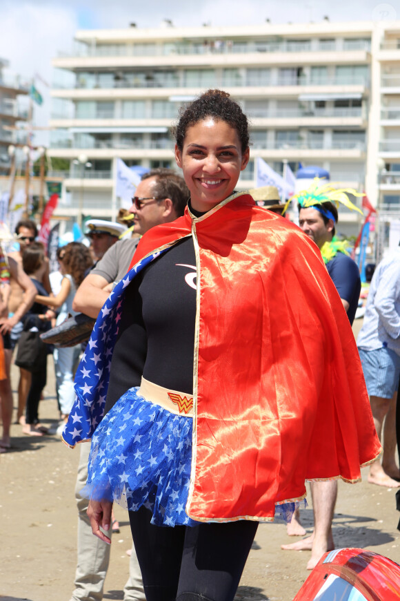 Chloé Mortaud (Miss France 2009), déguisée en Wonder Woman - Course de Stand-Up Paddle lors de la Summer Cup 2016 à La Baule le 9 juillet 2016. La Summer Cup 2016, 6ème édition, est l'un des plus grands rassemblement de stand-Up Paddle d'Europe. © Laetitia Notarianni / Bestimage