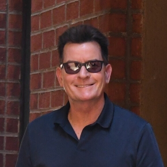 Exclusif - Charlie Sheen se rend à un rendez-vous médical avec sa fille dans le quartier de Beverly Hills à Los Angeles, le 8 août 2019