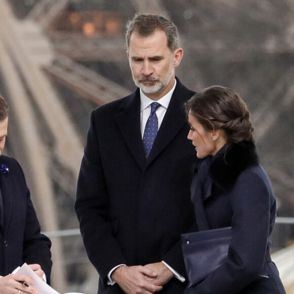 Le roi Felipe VI d'Espagne et la reine Letizia sur l'esplanade du Trocadéro à Paris avec le président Emmanuel Macron et la première dame Brigitte Macron le 11 mars 2020 lors de la cérémonie à l'occasion de la première journée nationale d'hommage aux victimes du terrorisme. © Stéphane Lemouton / Bestimage