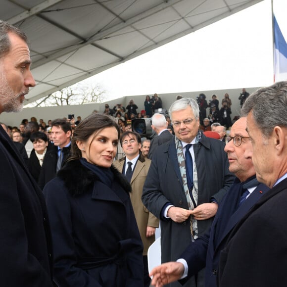 La reine Letizia et le roi Felipe VI d'Espagne au côté d'Emmanuel et Brigitte Macron lors de la cérémonie à l'occasion de la première journée nationale d'hommage aux victimes du terrorisme sur l'Esplanade du Trocadero à Paris le 11 mars 2020. © Jacques Witt / Pool / Bestimage