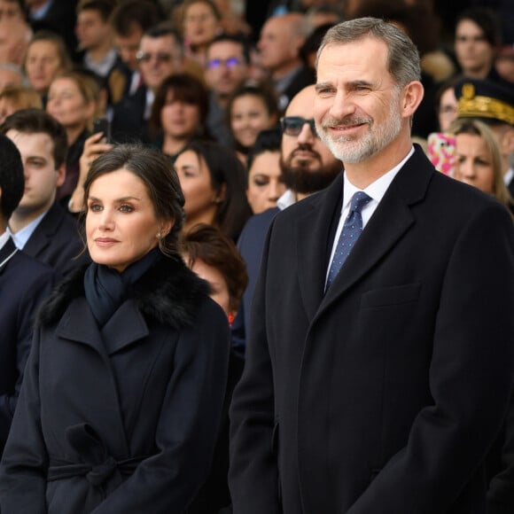 La reine Letizia et le roi Felipe VI d'Espagne au côté d'Emmanuel et Brigitte Macron lors de la cérémonie à l'occasion de la première journée nationale d'hommage aux victimes du terrorisme sur l'Esplanade du Trocadero à Paris le 11 mars 2020. © Jacques Witt / Pool / Bestimage