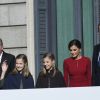 Le roi Juan Carlos Ier d'Espagne, la princesse Leonor, l'infante Sofia, la reine Letizia, le roi Felipe VI d'Espagne lors de la cérémonie de commémoration du quarantième anniversaire de la constitution espagnole au Parlement à Madrid le 6 décembre 2018.