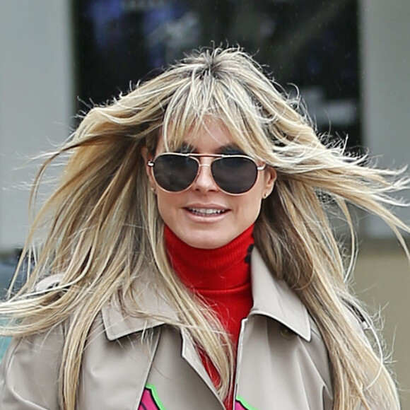 Heidi Klum arrive à l'émission America's got Talent à Los Angeles, le 10 mars 2020