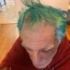 Gérard Darmon se teint les cheveux en bleu/vert sur Instagram, le 19 mars 2020.