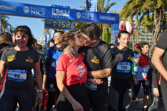 Christian Estrosi, le maire de Nice, et sa femme, Laura Tenoudji Estrosi participent à la 21ème édition de la Prom Classic, 10 kilomètres de course à pied, sur la Promenade des Anglais à Nice, France, le 5 janvier 2020. Début d'année sportif pour le couple Estrosi qui a bouclé les 10 kilomètres du parcours en 1h et 15 minutes. C'est Laura qui a donné le départ de la catégorie Handisport. © Bruno Bébert/Bestimage