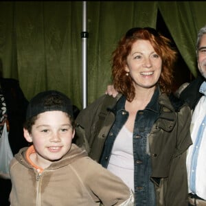 Véronique Genest, son mari Meyer Bokobza et leur fils Sam - Générale du spectacle "Saltimbanco" du Cirque Soleil. Le 7 avril 2005.