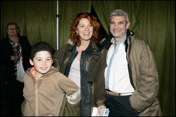 Véronique Genest, son mari Meyer Bokobza et leur fils Sam - Générale du spectacle "Saltimbanco" du Cirque Soleil. Le 7 avril 2005.