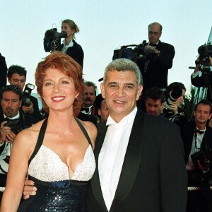 Véronique Genest et son mari - Montée des marches du film "Shrek" durant le festival de Cannes. Le 12 mai 2001.