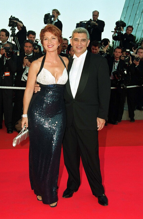 Véronique Genest et son mari - Montée des marches du film "Shrek" durant le festival de Cannes. Le 12 mai 2001.