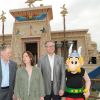 Albert Uderzo et Anne Goscinny lors de l'inauguration du nouvel univers égyptien du parc Astérix le 2 juin 2012.