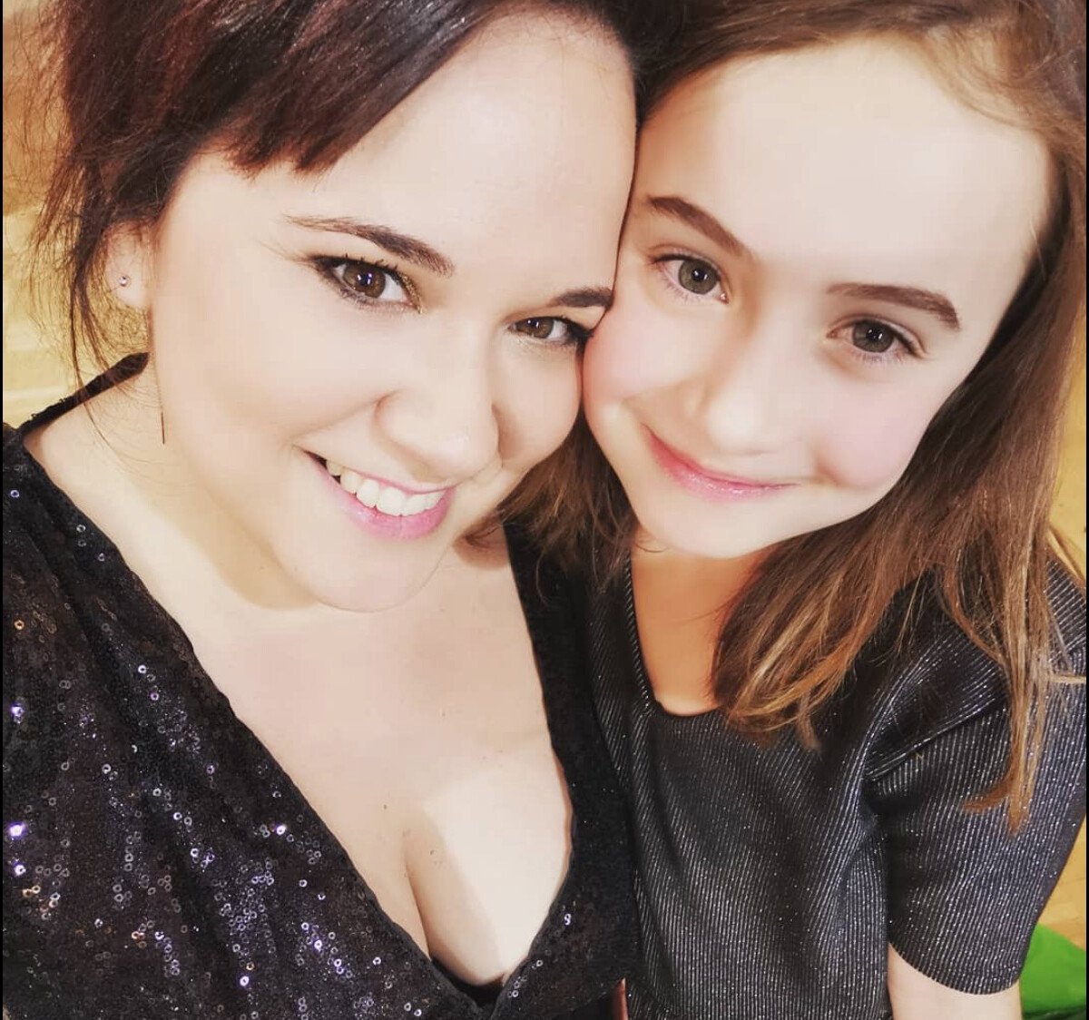 Photo : Magalie Vaé et sa fille Elia sur Instagram. Le 31 décembre 2019. -  Purepeople