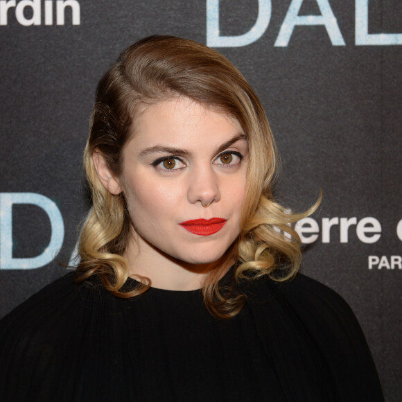 Béatrice Martin, dite Coeur de Pirate - Avant-première du film "Dalida" à L'Olympia, Paris le 30 novembre 2016. © Rachid Bellak/Bestimage