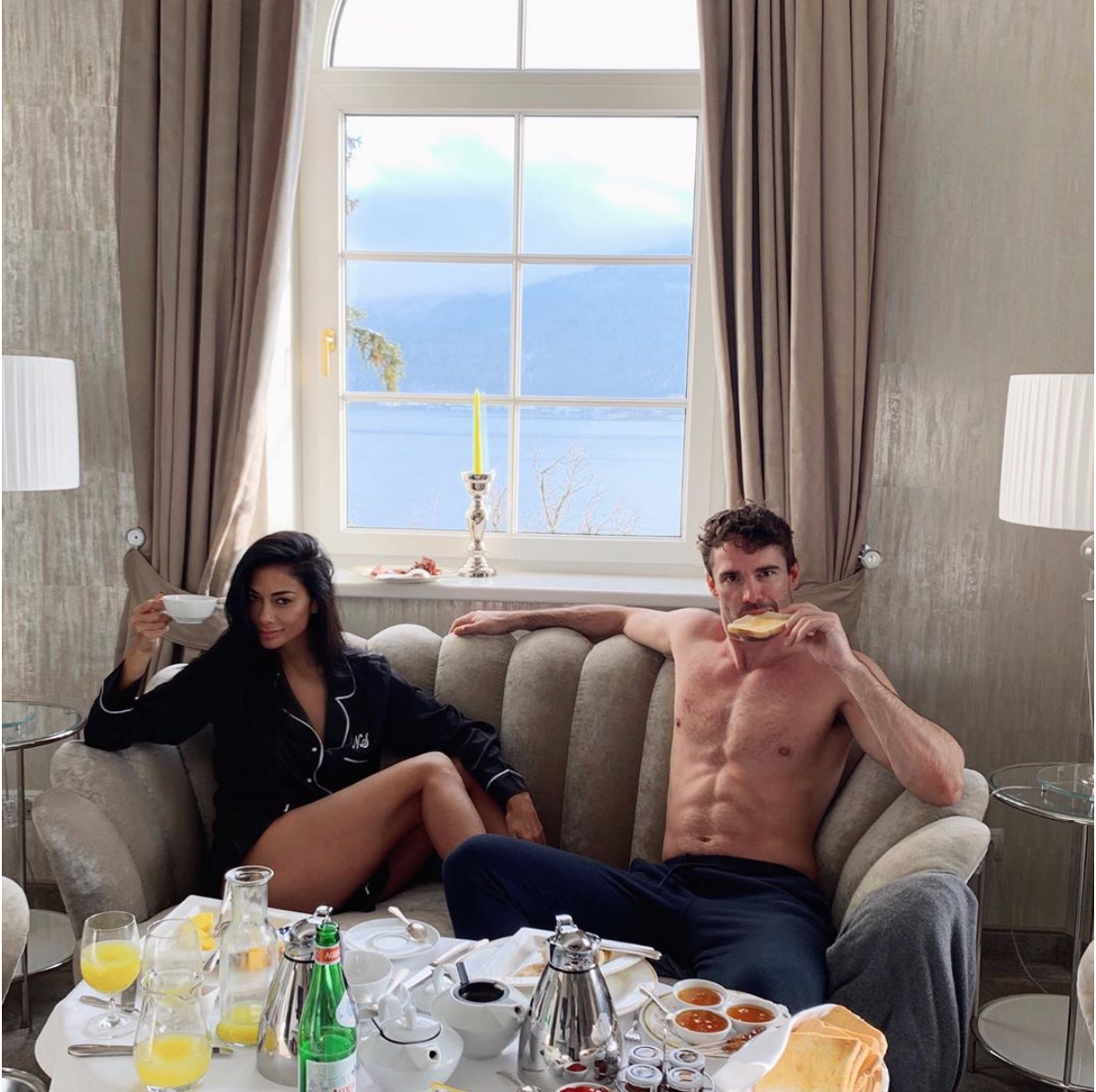 Photo : Nicole Scherzinger et son compagnon Thom Evans. Février 2020. -  Purepeople