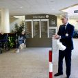 Le roi Willem-Alexander des Pays-Bas en visite à l'hôpital Isala de Zwolle, le 27 mars 2020, en pleine lutte contre la pandémie de coronavirus.