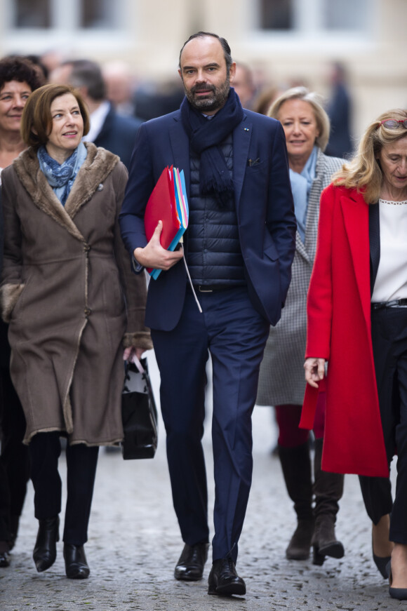 Edouard Philippe, premier ministre et les membres du gouvernement quittent le ministère de l'Intérieur pour se rendre à l'Elysée pour la première réunion du cabinet hebdomadaire de l'année, après le traditionnel petit-déjeuner gouvernemental du Nouvel An à Paris le 4 janvier 2018. © Eliot Blondet / Pool / Bestimage