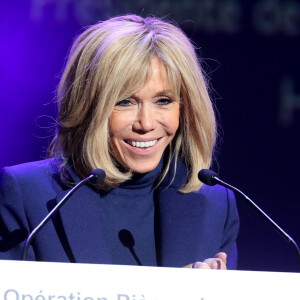 La Première Dame Brigitte Macron, présidente de la Fondation Hôpitaux de Paris – Hôpitaux de France Disneyland Paris a accueilli 300 enfants hospitalisés avec la Fondation Hôpitaux de Paris – Hôpitaux de France pour une journée inoubliable en compagnie de la Première Dame et présidente de la Fondation Hôpitaux de Paris – Hôpitaux de France, le parrain de l'Opération Pièces Jaunes 2020, la présidente de Disneyland Paris et d'autre personnalités à Marne-la-Vallée, France, le 29 janvier 2020. © Dominique Jacovides/Bestimage