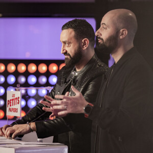 Exclusif - Cyril Hanouna et Cédric Cizaire - Emission TPMP (Touche pas à mon poste !) à Boulogne-Billancourt le 18 décembre 2019. Régine sort son coffret De la p'tite poule à La Grande Zoa. Pour la première fois dans l'histoire de la réédition, un coffret de 10 CD réunissant l'ensemble des enregistrements de Régine réalisés entre 1964 et 1989, le tout d'après les bandes master d'origine, entièrement remastérisées ! © Jack Tribeca/Bestimage