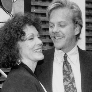 Kiefer Sutherland et sa mère Shirley Douglas au Festival of Festivals. Toronto, Canada. Le 9 septembre 1988. @Erin Combs/Toronto Star/ZUMA Press/Photoshot/ABACAPRESS.COM