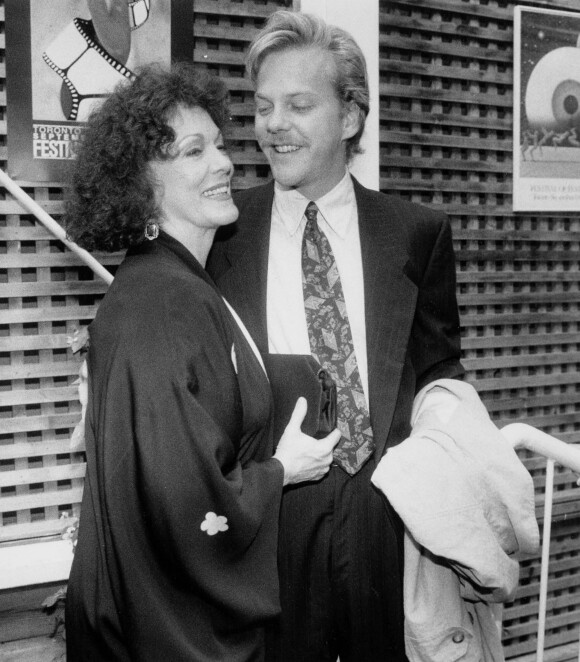 Kiefer Sutherland et sa mère Shirley Douglas au Festival of Festivals. Toronto, Canada. Le 9 septembre 1988. @Erin Combs/Toronto Star/ZUMA Press/Photoshot/ABACAPRESS.COM