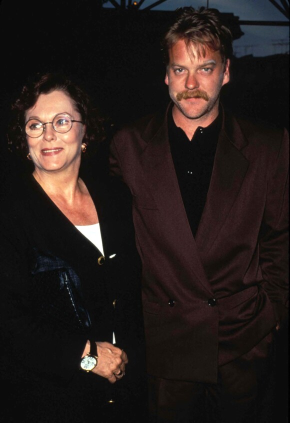 Kiefer Sutherland et sa mère Shirley Douglas à Los Angeles. @Photos/ZUMAPRESS/Photoshot/ABACAPRESS.COM