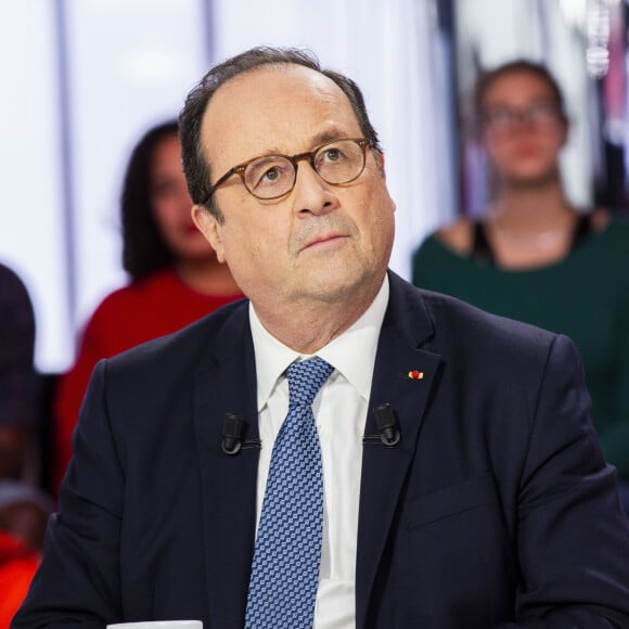 Exclusif - François Hollande lors de l'enregistrement de l'émission Clique sur Canal Plus le 13 février 2020. © Jack Tribeca / Bestimage