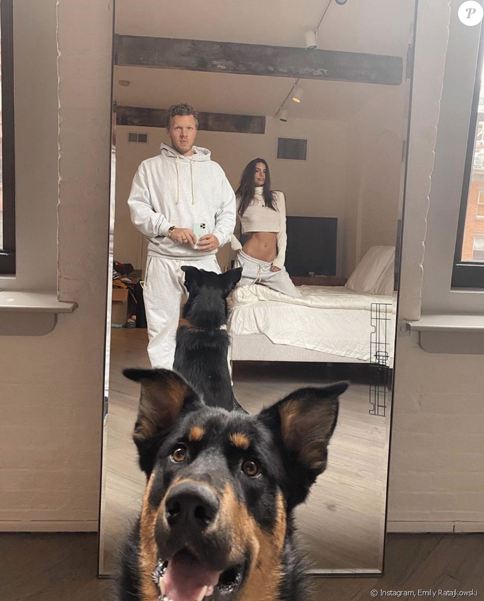 Emily Ratajkowski et son mari Sebastian Bear-McClard. Mars ...