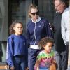 Exclusif - Ellen Pompeo et ses trois filles Sienna, Stella et Eli sortent de chez McConnells Ice Cream à Studio City, Los Angeles, Californie, Etats-Unis, le 2 janvier 2020.
