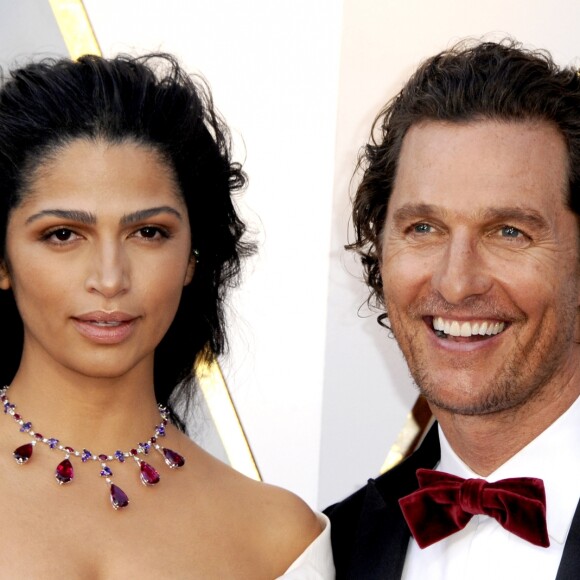 Matthew McConaughey et sa femme Camila Alves - Arrivées - 90e cérémonie des Oscars 2018 au théâtre Dolby à Los Angeles, le 4 mars 2018. © Future-Image via ZUMA Press/Bestimage