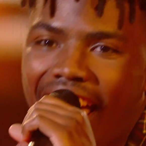 Tom lors des K.O de "The Voice" - Talent de Amel Bent. Émission du samedi 11 avril 2020, TF1