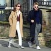 Exclusif - Ben Hardy et sa compagne Olivia Cooke se promènent dans un parc très fréquenté malgré le confinement lié à l'épidémie de Coronavirus (Covid-19) à Londres, le 21 mars 2020.