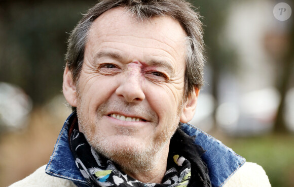 Jean-Luc Reichmann lors du photocall de la série "Léo Matteï, Brigade des mineurs" lors du 22ème Festival des créations télévisuelles de Luchon, France, le 7 février 2020. © Patrick Bernard/Bestimage