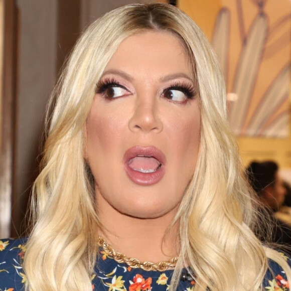 Tori Spelling lors de la mode "90's & 90210" au Mandalay Bay Convention Center de l'hôtel & Casino Mandalay Bay à Las Vegas, Nevada, Etats-Unis, le 6 février 2020.