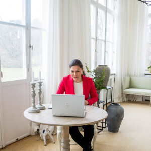 La princesse héritière Victoria de Suède lors d'une visioconférence avec des représentants du Comité paralympique à son domicile au palais Haga à Solna, Stockholm, le 7 avril 2020.