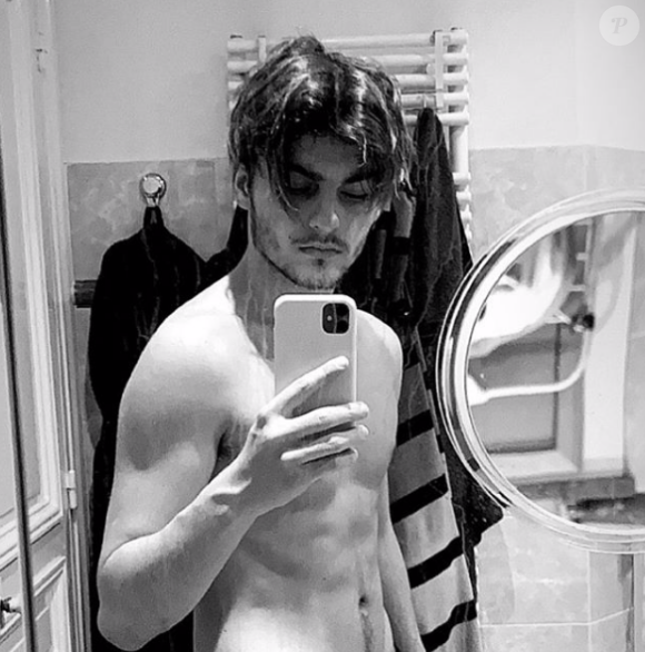 Simon Castaldi (19 ans) va participer à une émission de télé-réalité sur Instagram en avril 2020.