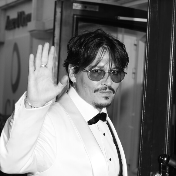 Cérémonie d'hommage à l'acteur J. Depp pour l'ensemble de sa carrière juste avant la projection du film "Waiting For The Barbarians" lors du 45ème festival du Cinéma Américain de Deauville le 8 septembre 2019. J. Depp a reçu un prix, remis par la Présidente du jury C. Deneuve. © Denis Guignebourg/Bestimage