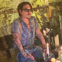 Johnny Depp débarque sur Instagram : sa drôle de vidéo dans une cave à bougies