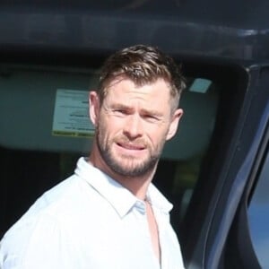 Exclusif - Chris Hemsworth à la sortie de son hôtel à Chicago pour se rendre au Comic Con, le 13 octobre 2019.