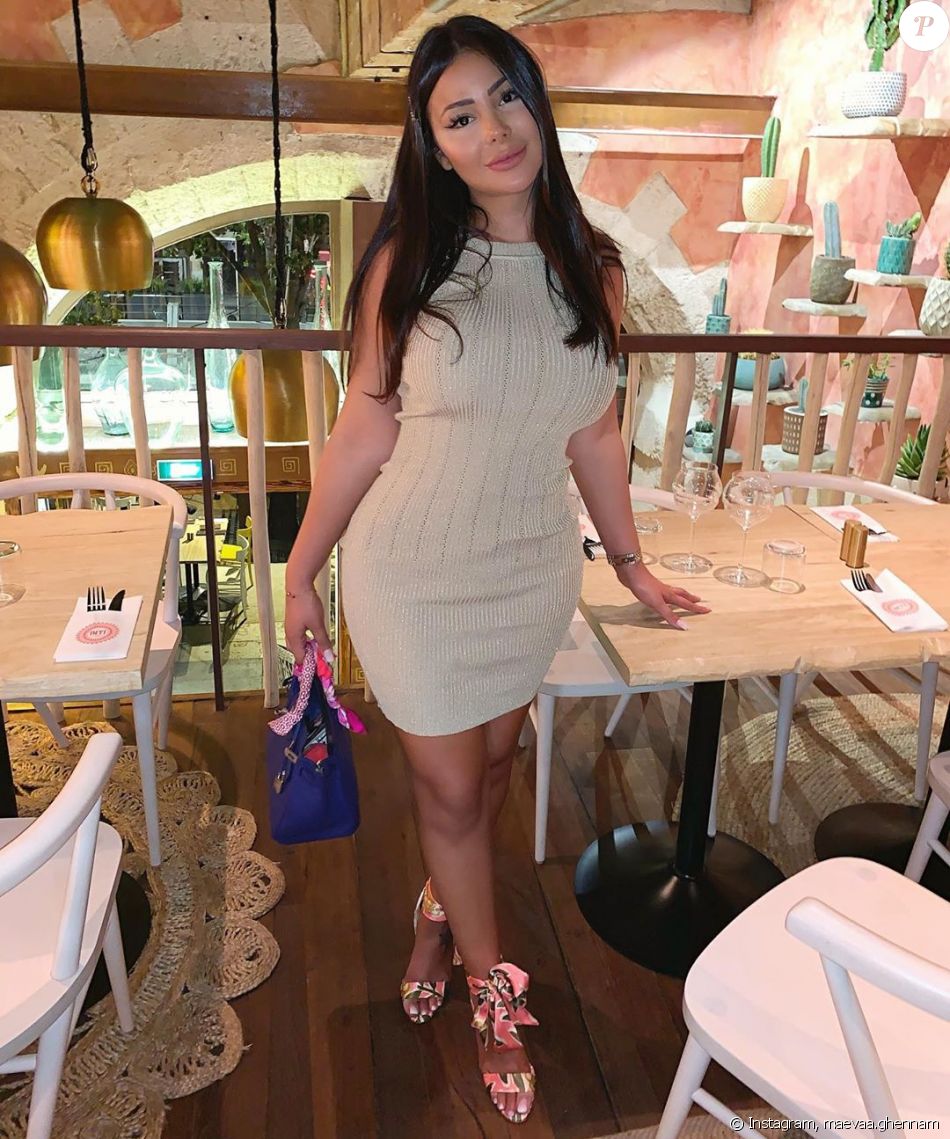 Maeva des &quot;Marseillais&quot; pose en robe, sur Instagram, le 18 septembre 2019