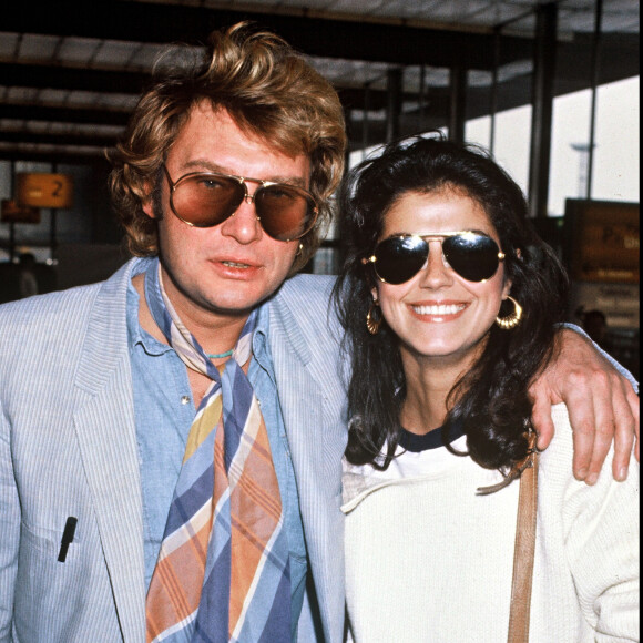 Johnny Hallyday et Babeth Etienne en avril 1981, quelques mois avant leur mariage éclair.