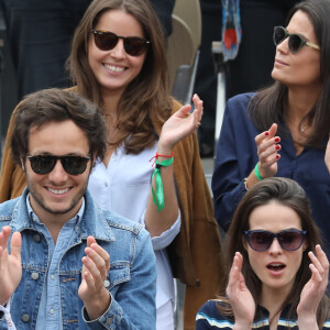 Vianney Bureau (Vianney) et sa compagne Catherine Robert - Célébrités dans les tribunes des internationaux de France de tennis de Roland Garros à Paris, France, le 9 juin 2019. © Jacovides-Moreau/Bestimage