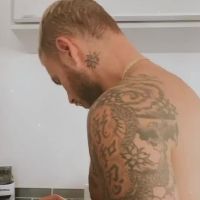 M. Pokora mal réveillé, Christina Milian en maillot très décolleté