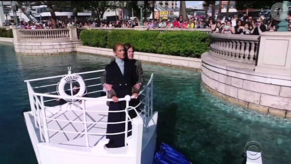 Céline Dion était l'invitée exceptionnelle de James Corden dans l'émission "Carpool Karaoke". La chanteuse québécoise a rejoué la scène mythique du film "Titanic", pour lequel elle a interprété la bande-originale. Mai 2019.