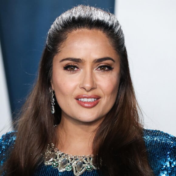 Description Salma Hayek Pinault - Photocall de la soirée Vanity Fair en marge de la 92ème cérémonie des Oscars 2020 au Wallis Annenberg Center for the Performing Arts à Los Angeles le 9 février 2020. 09/02/2020 - Los Angeles