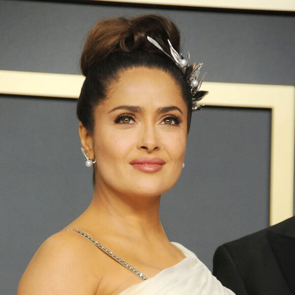 Salma Hayek - Photocall de la Press Room de la 92ème cérémonie des Oscars 2020 au Hollywood and Highland à Los Angeles le 9 février 2020.