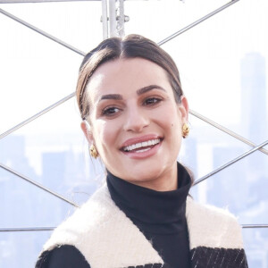 Lea Michele est à la cérémonie d'illumination de l'Empire State Building à l'occasion des célébration du Holiday Light Show 2019 et la sortie de son nouveau single de Noël. New York, le 3 décembre 2019.
