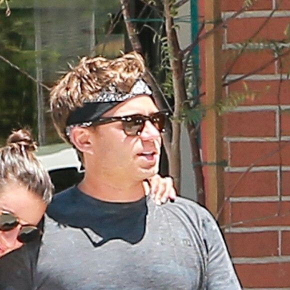 Exclusif - Lea Michele et son mari Zandy Reich sont allés déjeuner au Cafe Gratitude à Venice Beach. Les amoureux se sont assis en terrasse à l'abri du bruit et des regards, le 20 juillet 2019