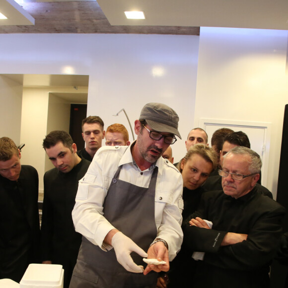 Exclusif - Le chef Paul Pairet à la 1ère édition des "Plumes d'Or du Vin et de la Gastronomie" au Pavillon Vendôme à Paris.